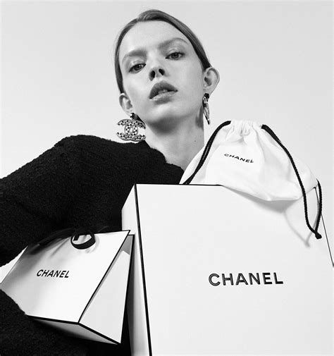 chanel contact number|Chanel customer service representative.